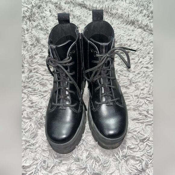 UGG Shoes - UGG Sidnee combat boot 150 Womens 6.5